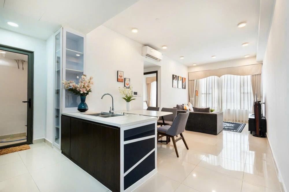 Căn Hộ 2PN Kề Sân Bay TSN: 1.72 Tỷ, Full Nội Thất, Sổ Hồng Riêng
