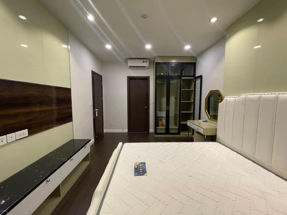 Căn Hộ 2PN, Nội Thất Cao Cấp, Vị Trí Đắc Địa Gần Sân Bay - Giá 1.56 Tỷ