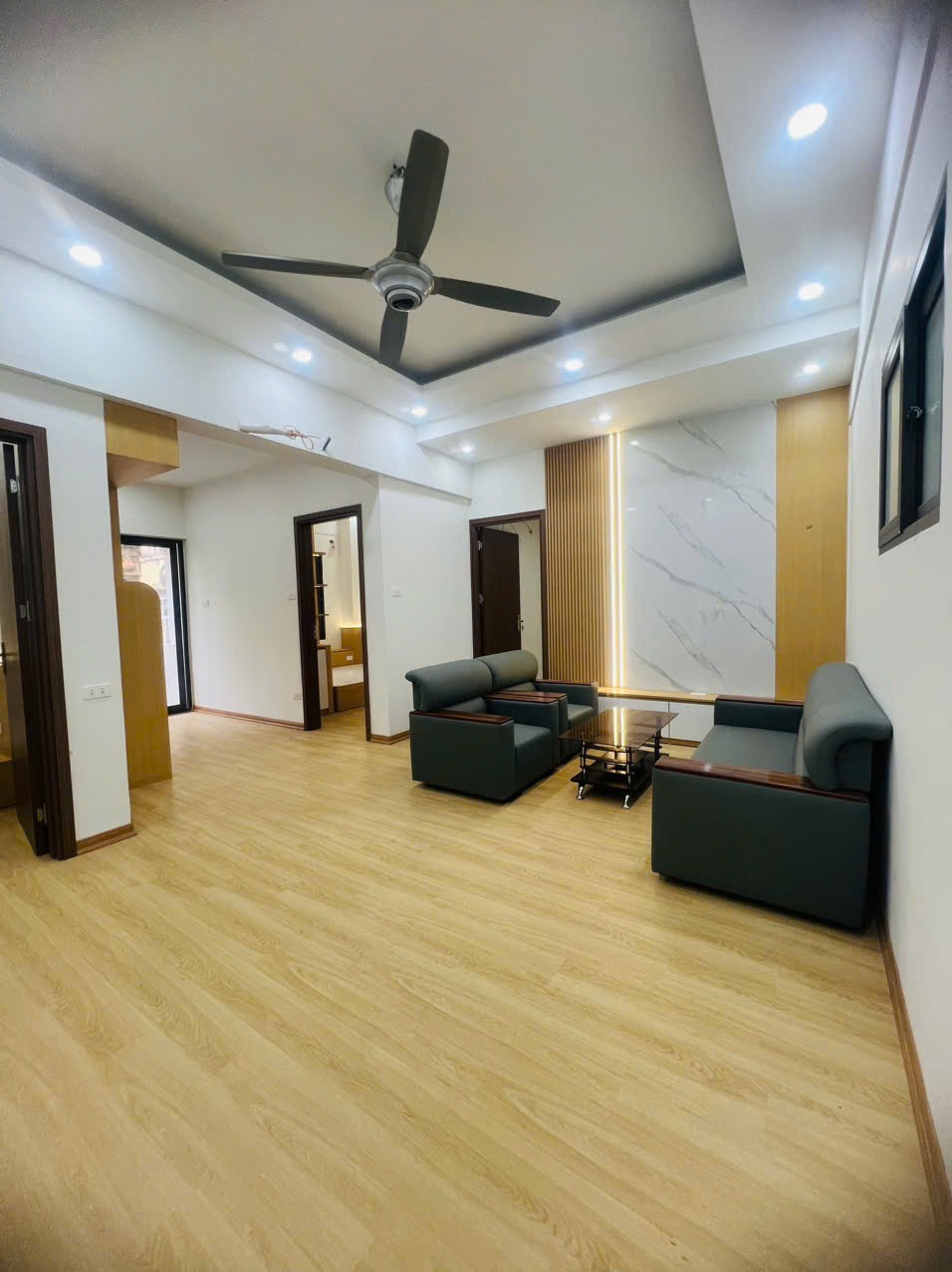 Bán Căn Hộ 3PN Linh Đàm - 68m2 Full Nội Thất - Giá 3.9 Tỷ