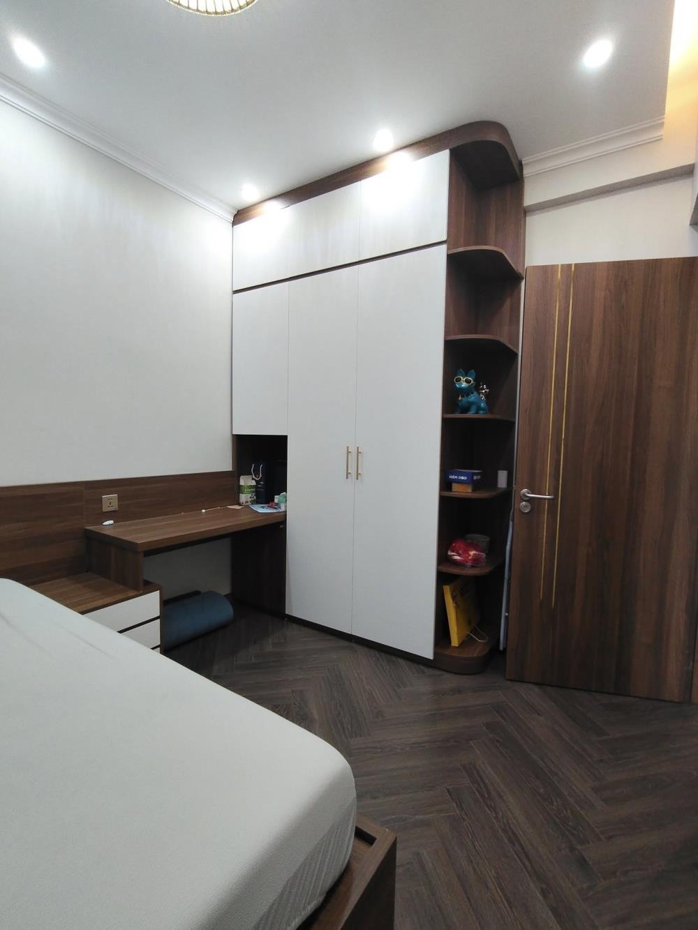 Căn Hộ 2PN - Nam Trung Yên - Giá 5.28 Tỷ - View Đẹp