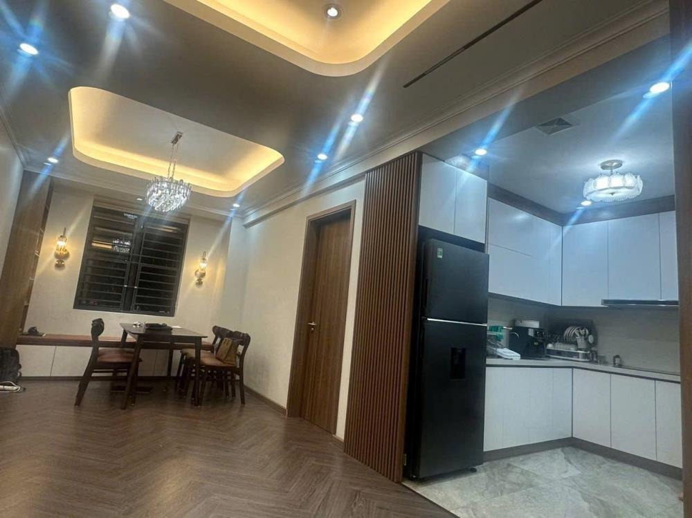 Căn Hộ 2PN - Nam Trung Yên - Giá 5.28 Tỷ - View Đẹp