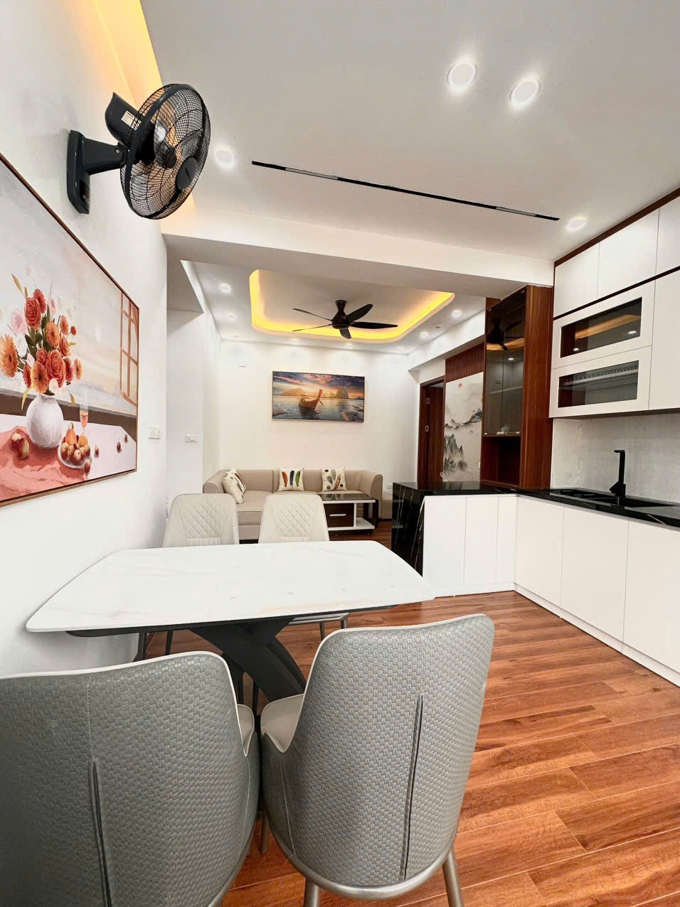 Bán Căn Hộ Trung Hòa Nhân Chính 75m2 - 2PN - 5.1 Tỷ - Full Nội Thất
