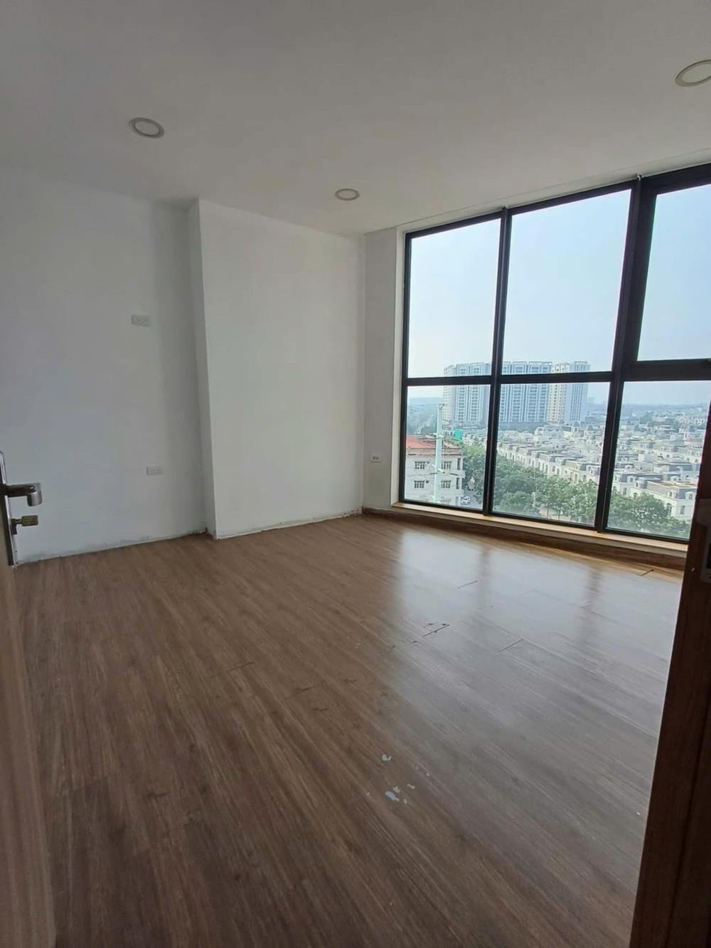 Bán Nhanh Căn Hộ 97m² View Vinhomes G3, Sài Đồng - Giá 6.2 Tỷ