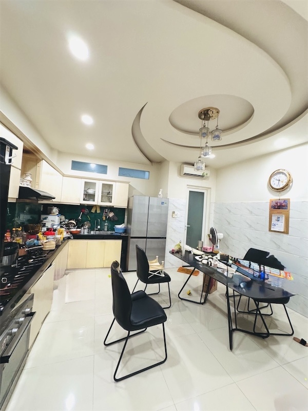 Bán nhà hẻm 6m Bình Thạnh: 4.5x18m, 4 Tầng, Nhà Mới - Giá Tốt