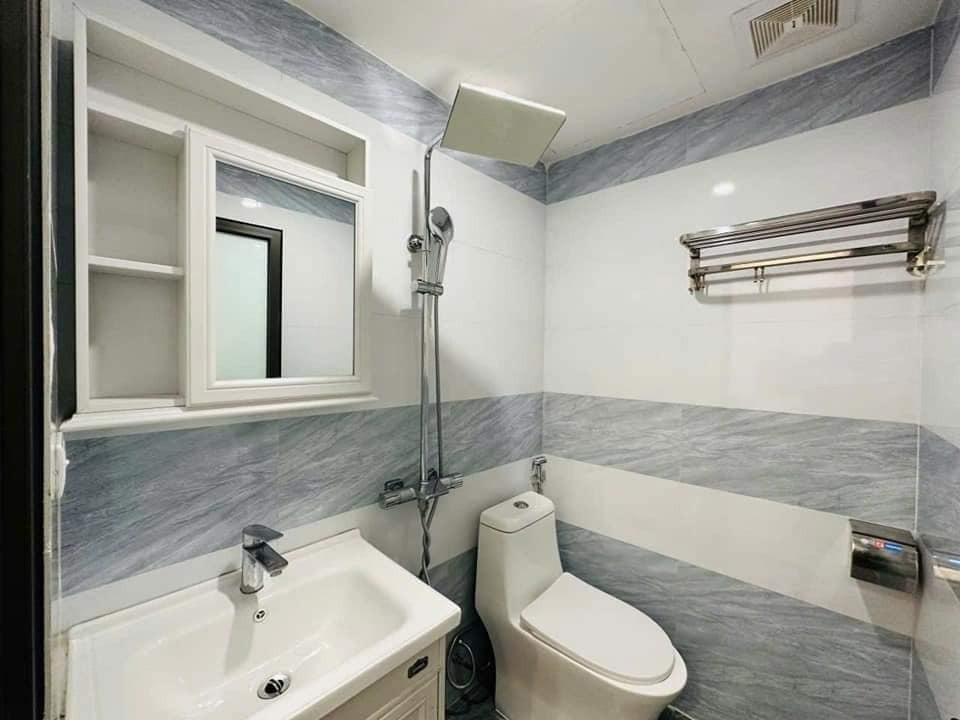 Vạn Phúc Hà Đông: Nhà Mới 5 Tầng, Ô Tô Đỗ Cửa, Giá Chỉ 6.3 Tỷ