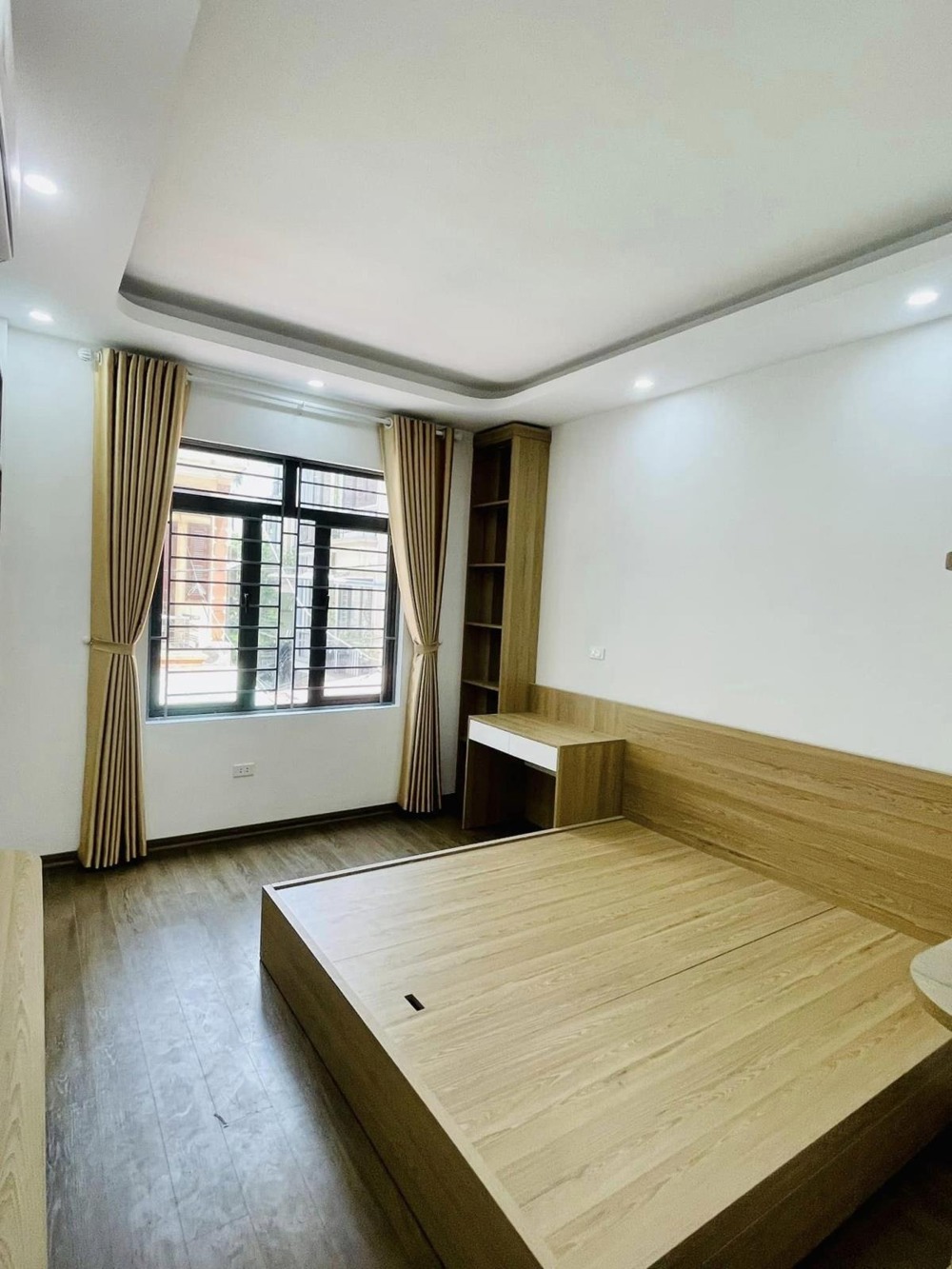 Nhà 5 Tầng Mặt Ngõ Quang Trung, Hà Đông: Giá 6 Tỷ - Gần Phố, Oto Đỗ