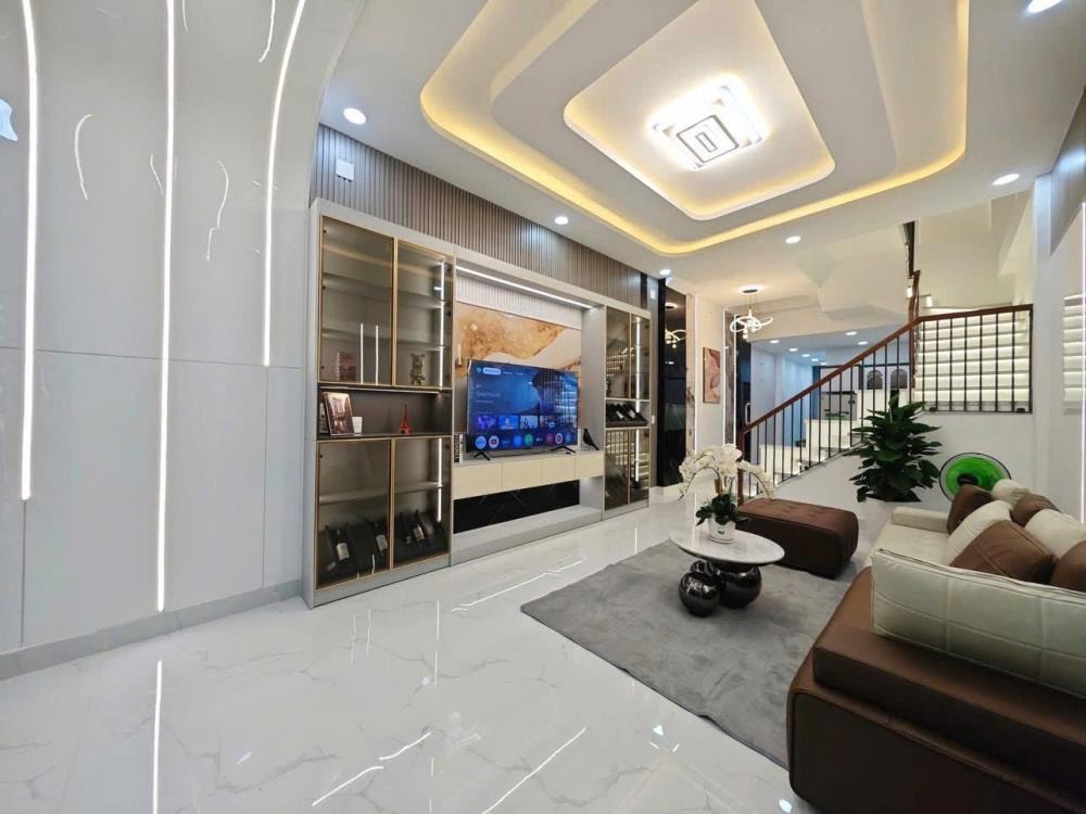 Bán nhà mặt tiền Trương Thị Hoa, Gò Vấp - 4x20, 3PN, Nội Thất Cao Cấp - 6.25 Tỷ