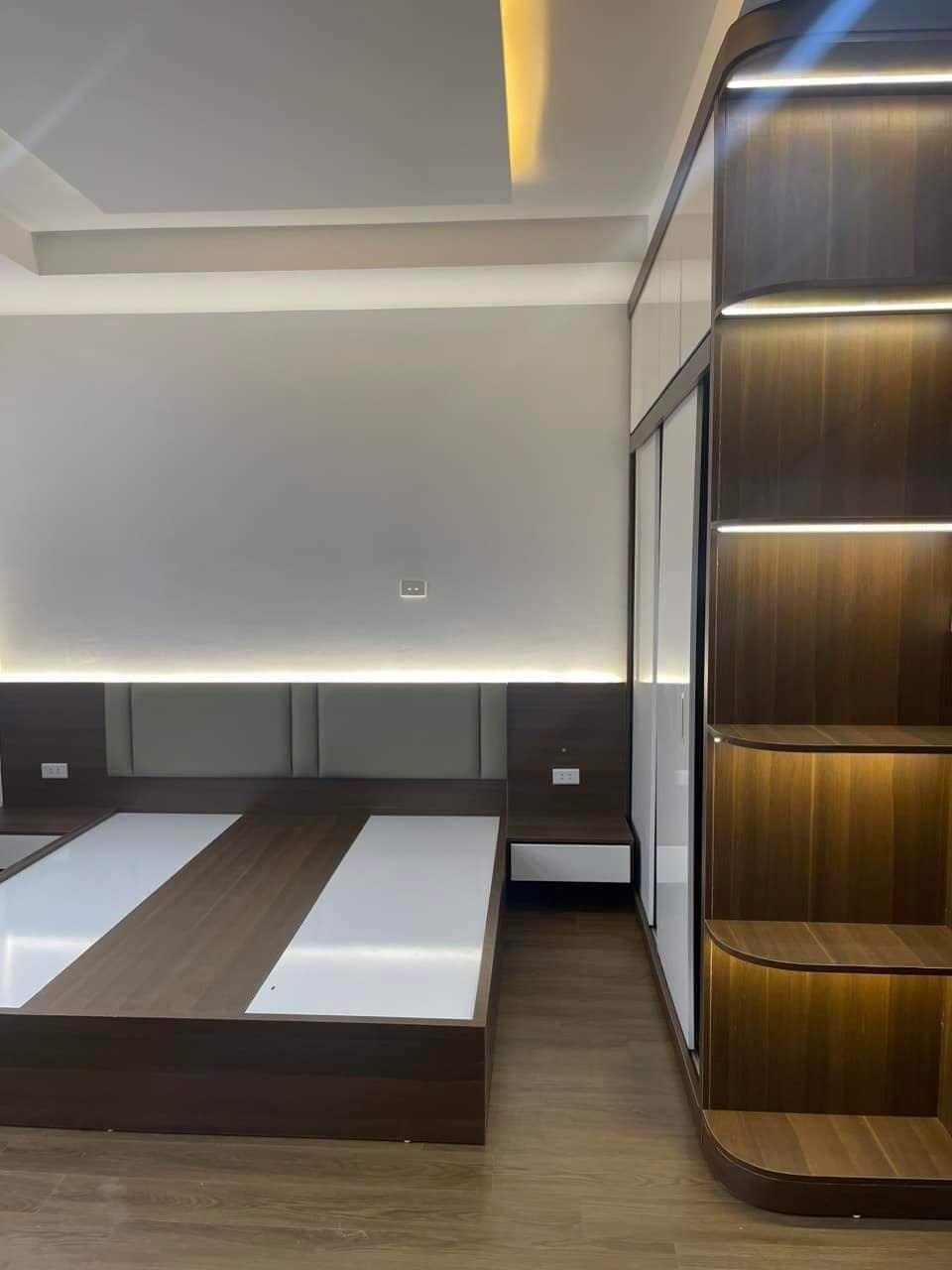 Nhà Mới 5 Tầng, Mặt Ngõ Thông Thoáng, Oto Đỗ Cận Kề - Mỗ Lao, Hà Đông - 5 Tỷ