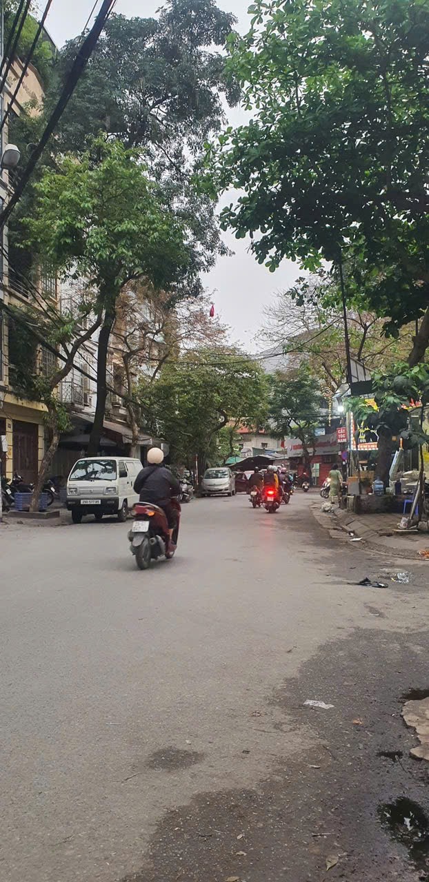 Bán nhà phân lô Hoàng Mai 60m2, 5 tầng, giá 18.9 tỷ - Vỉa hè, kinh doanh