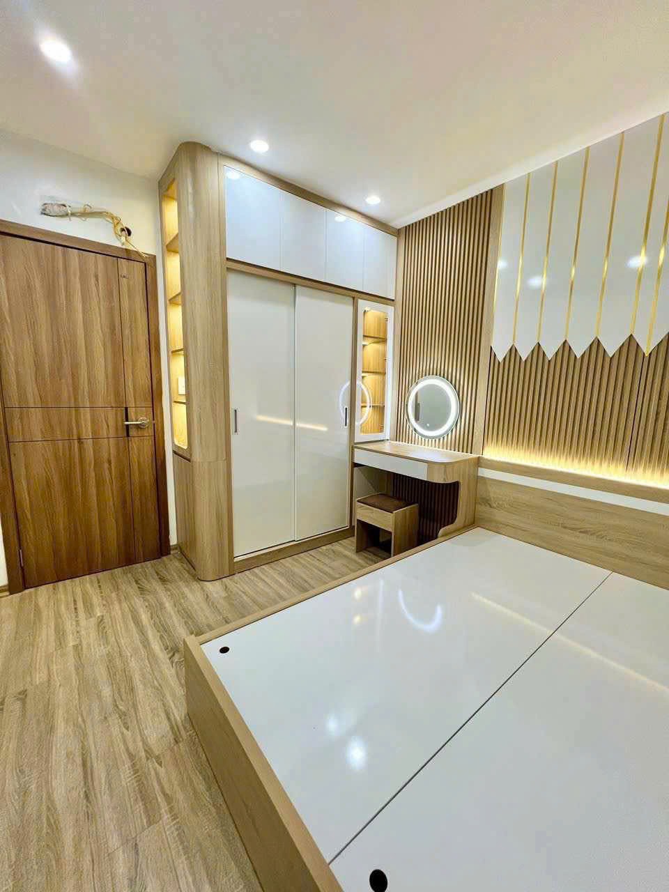 Căn Hộ Pháp Vân: Góc Thoáng, Full Nội Thất, Gần Bến Xe - Giá Tốt