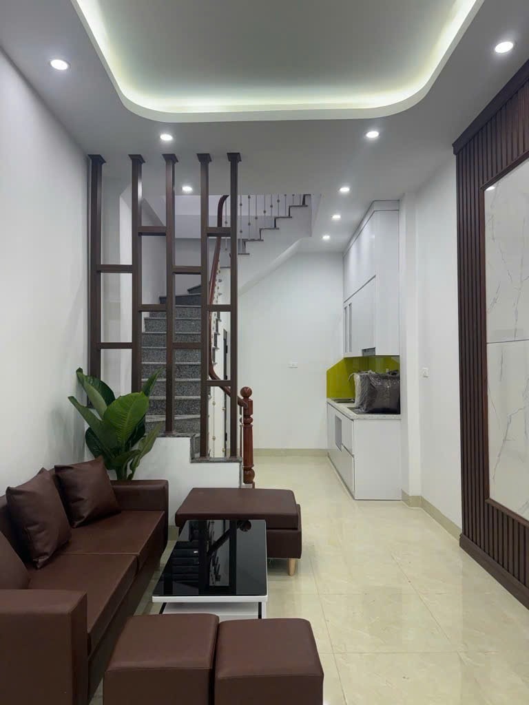 Nhà Mới 5 Tầng, Vị Trí Đắc Địa, Ngõ Thông Thoáng - Giá 7.4 Tỷ