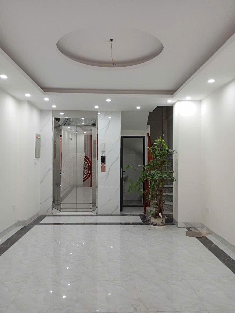Nhà Mới Xây 7 Tầng, Thang Máy, Gần Hồ Tây, Lạc Long Quân
