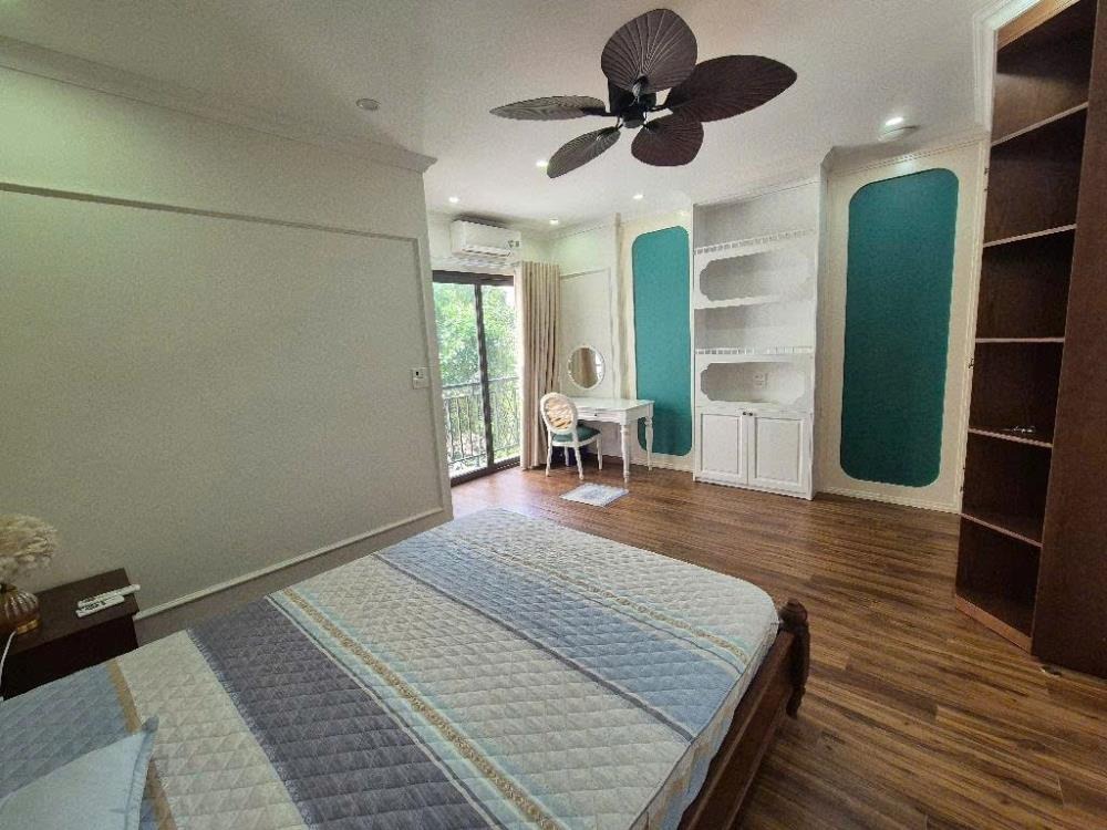 Nhà đẹp Võng Thị - 6 tầng, thang máy, 47m² - View Hồ Tây - Giá 10 tỷ
