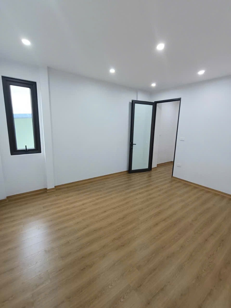 Nhà phố Đông Thiên, Vĩnh Hưng - 35m2, 5.86 tỷ - Ô tô gần nhà