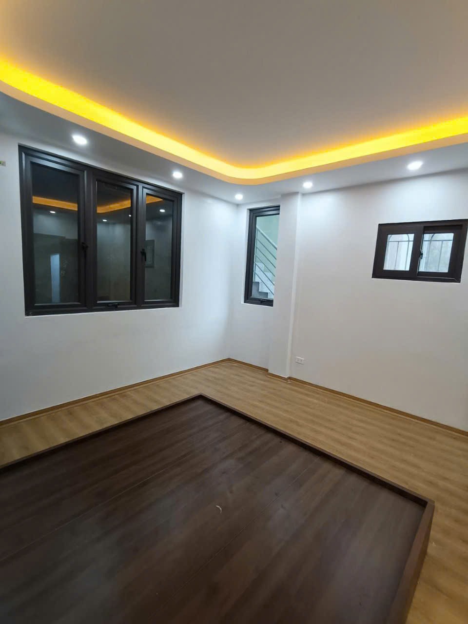 Nhà phố Đông Thiên, Vĩnh Hưng - 35m2, 5.86 tỷ - Ô tô gần nhà