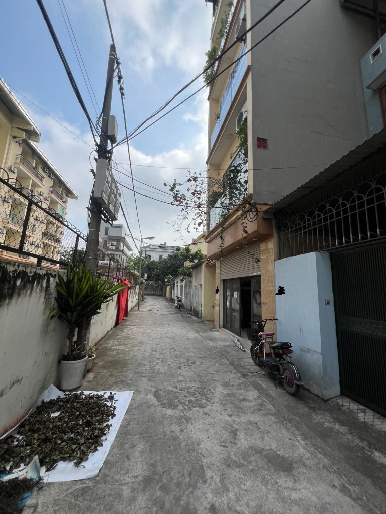 Bán Đất Tặng Nhà Tư Đình - Ô Tô Vào Tận Đất - 137m² - Giá 17.5 Tỷ