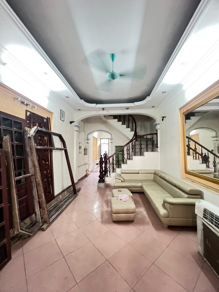 Bán Đất Tặng Nhà Tư Đình - Ô Tô Vào Tận Đất - 137m² - Giá 17.5 Tỷ