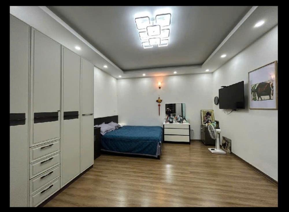 Siêu phẩm Kim Mã: 56m2, 4 Tầng, Giá 11.95 Tỷ - Vị Trí Vàng, Full Nội Thất