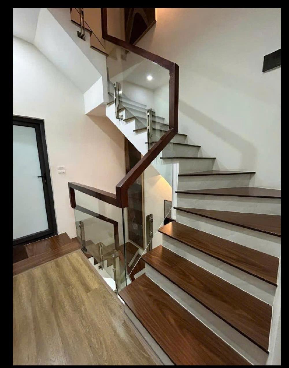Siêu phẩm Kim Mã: 56m2, 4 Tầng, Giá 11.95 Tỷ - Vị Trí Vàng, Full Nội Thất