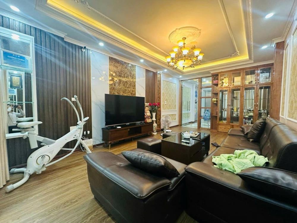 Bán nhà phố Nguyễn Ngọc Nai 40m2 x 7 tầng, thang máy, gara ô tô, gần phố