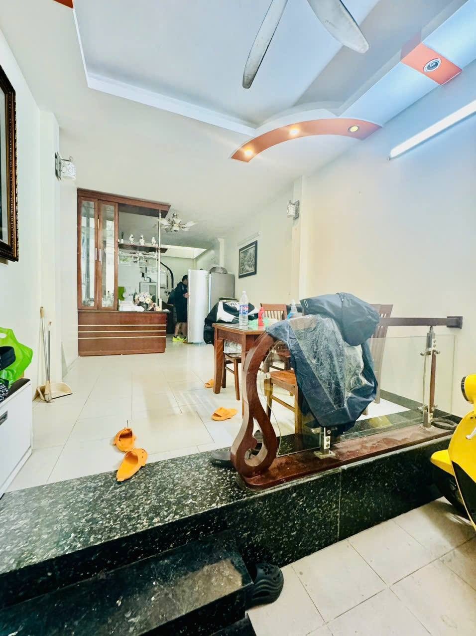 Nhà Đẹp Thanh Xuân: 8 Tỷ - 45m2 x 5 Tầng - Ô Tô Đỗ Cửa - Gần Royal City