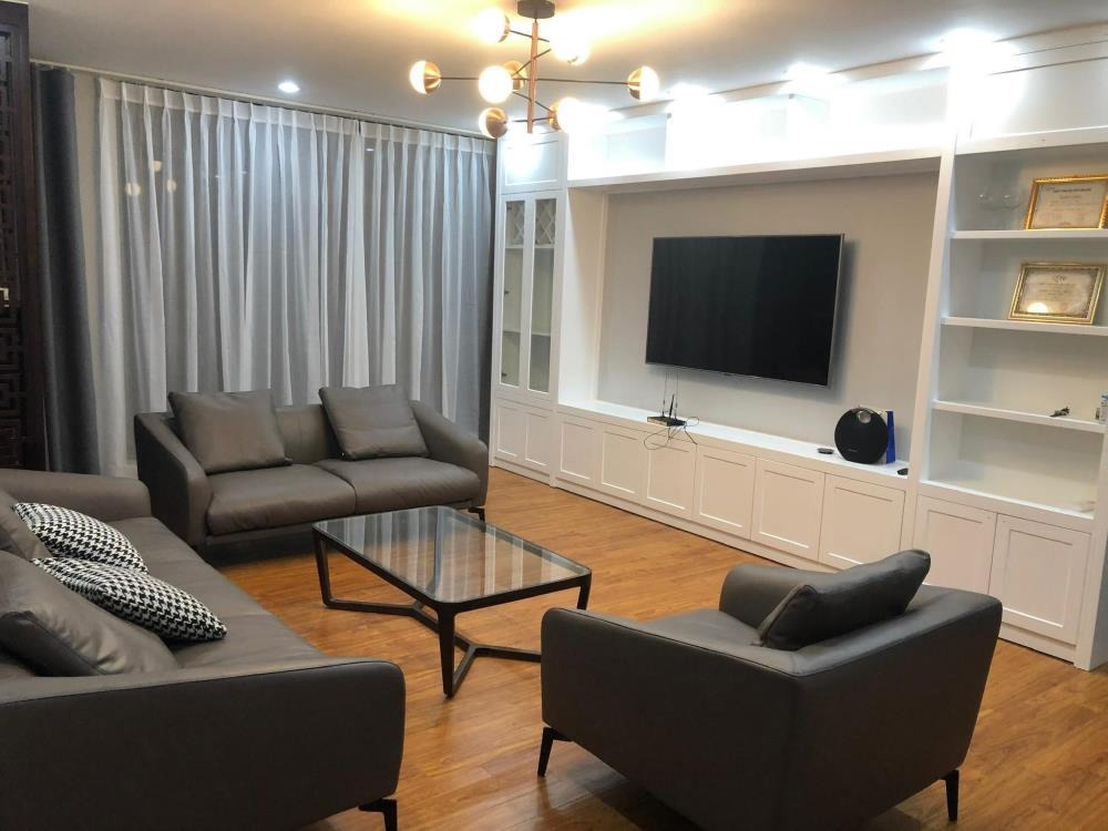 Căn hộ 4 phòng ngủ N01 Ngoại Giao Đoàn: View đẹp, tiện lợi, giá tốt
