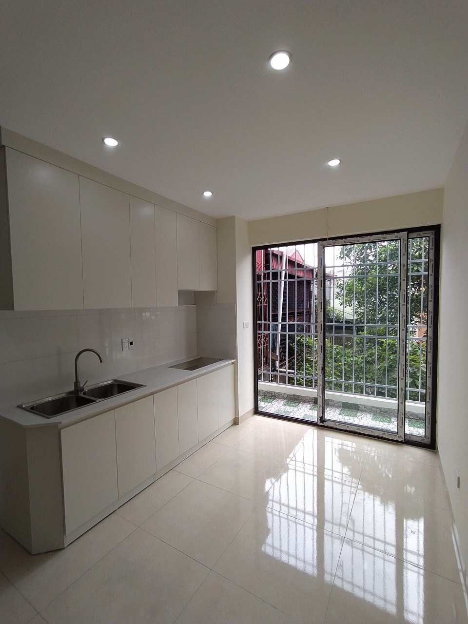 Chung Cư Mini Nguyễn Khánh Toàn: Giá Từ 700tr, Full Nội Thất, Ô Tô Đỗ Cửa
