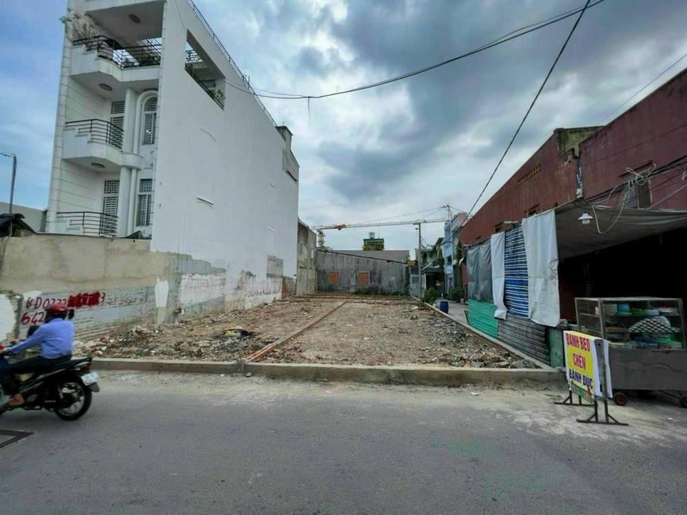 Bán Đất Thủ Đức - 62m2, Sổ Hồng Riêng, Giá 5.2 Tỷ - Vị Trí Đắc Địa