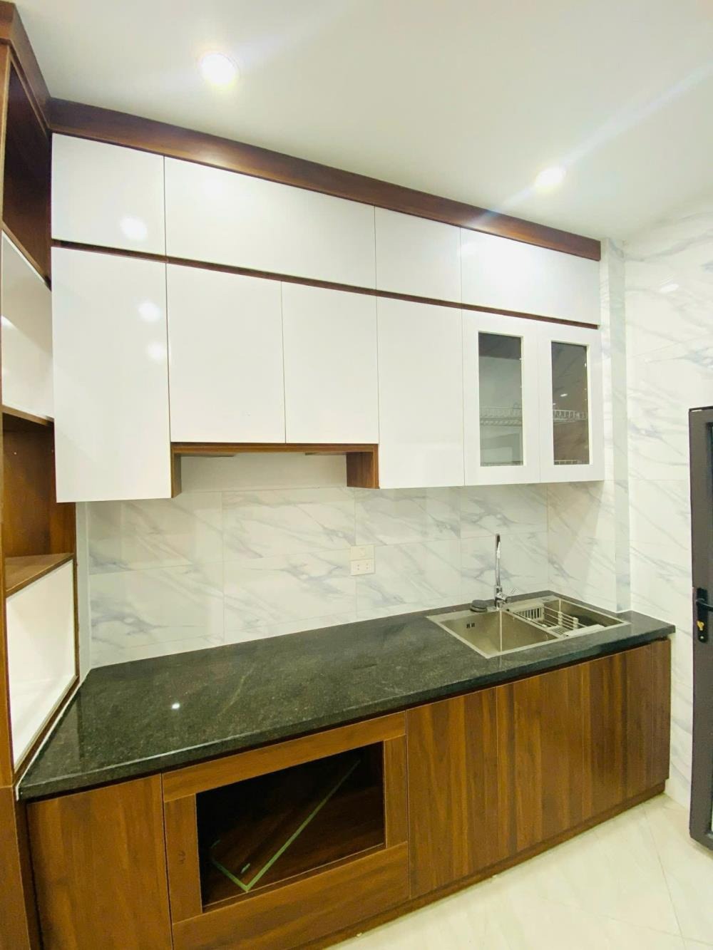 Nhà Mới 5 Tầng Đại Mỗ - Giá 5.6 Tỷ - Ô Tô Đỗ Cửa