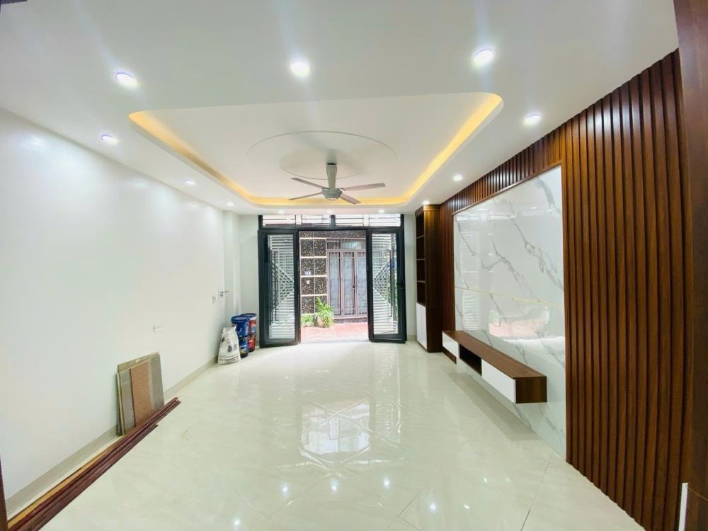 Nhà Mới 5 Tầng Đại Mỗ - Giá 5.6 Tỷ - Ô Tô Đỗ Cửa
