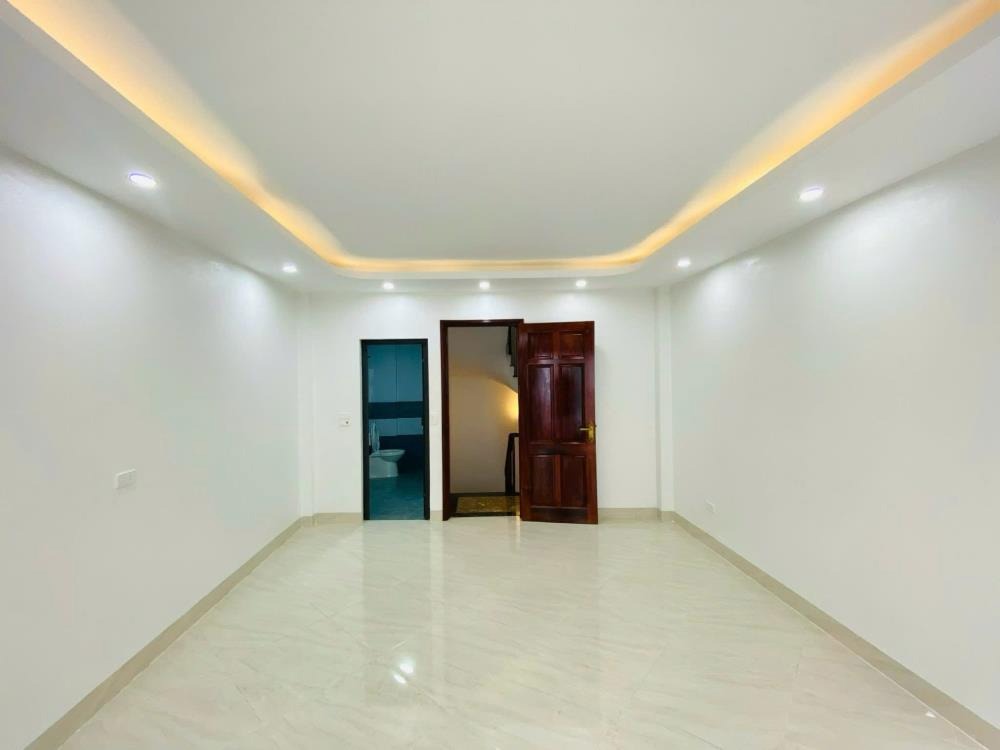 Nhà Mới 5 Tầng Đại Mỗ - Giá 5.6 Tỷ - Ô Tô Đỗ Cửa