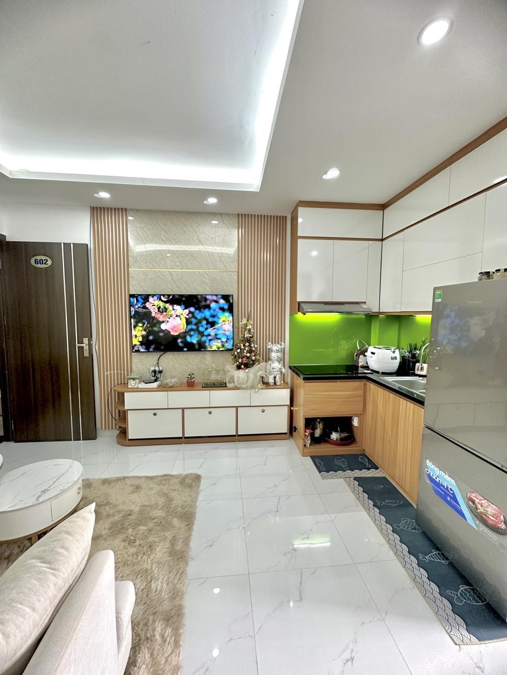 Căn hộ Mini 2PN View Hồ Đẹp, Giá Rẻ Tại Chùa Láng - Tặng Nội Thất
