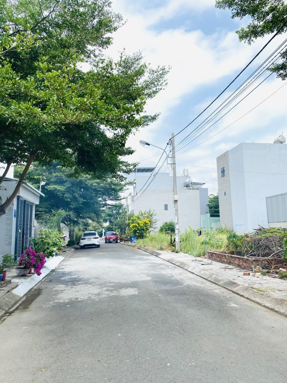 Bán đất nền phân lô Phú Hữu, Quận 9 - Vị trí đẹp, giá tốt