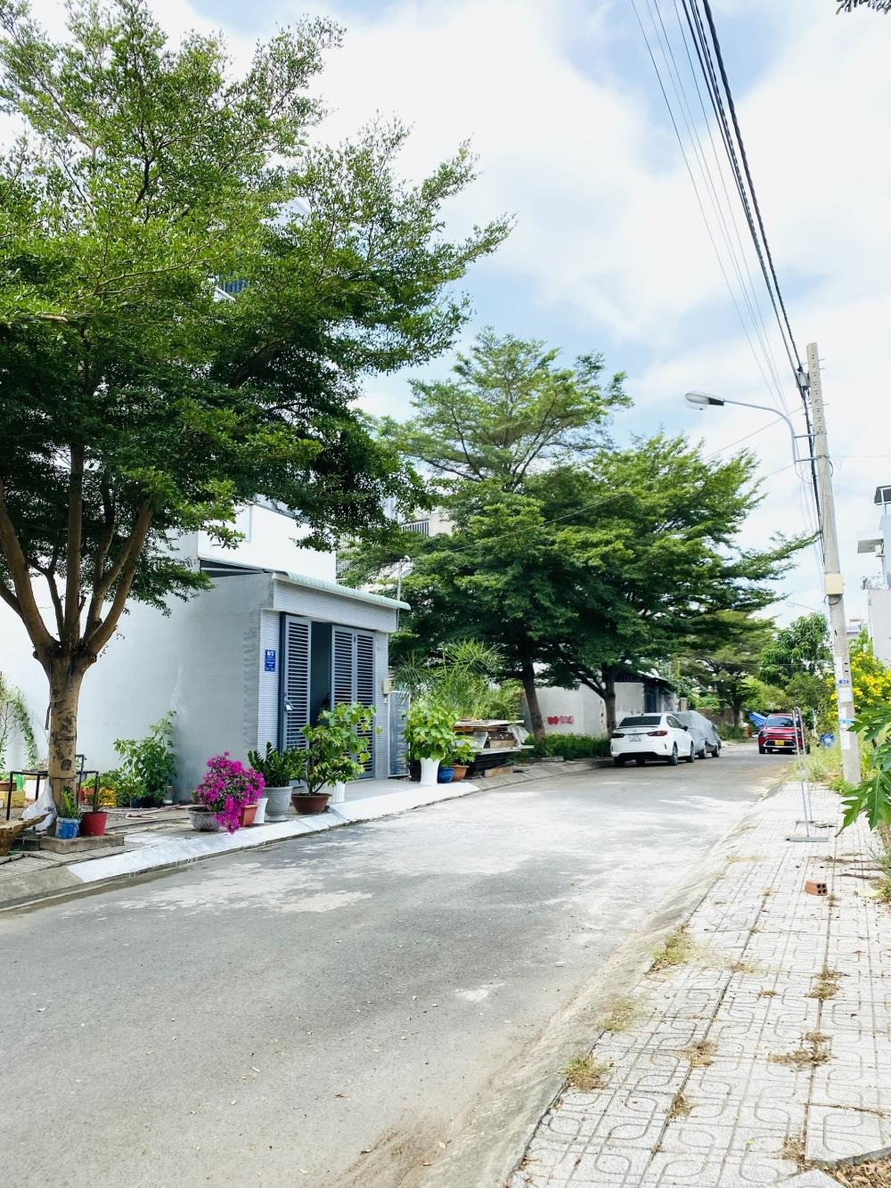 Bán đất nền phân lô Phú Hữu, Quận 9 - Vị trí đẹp, giá tốt