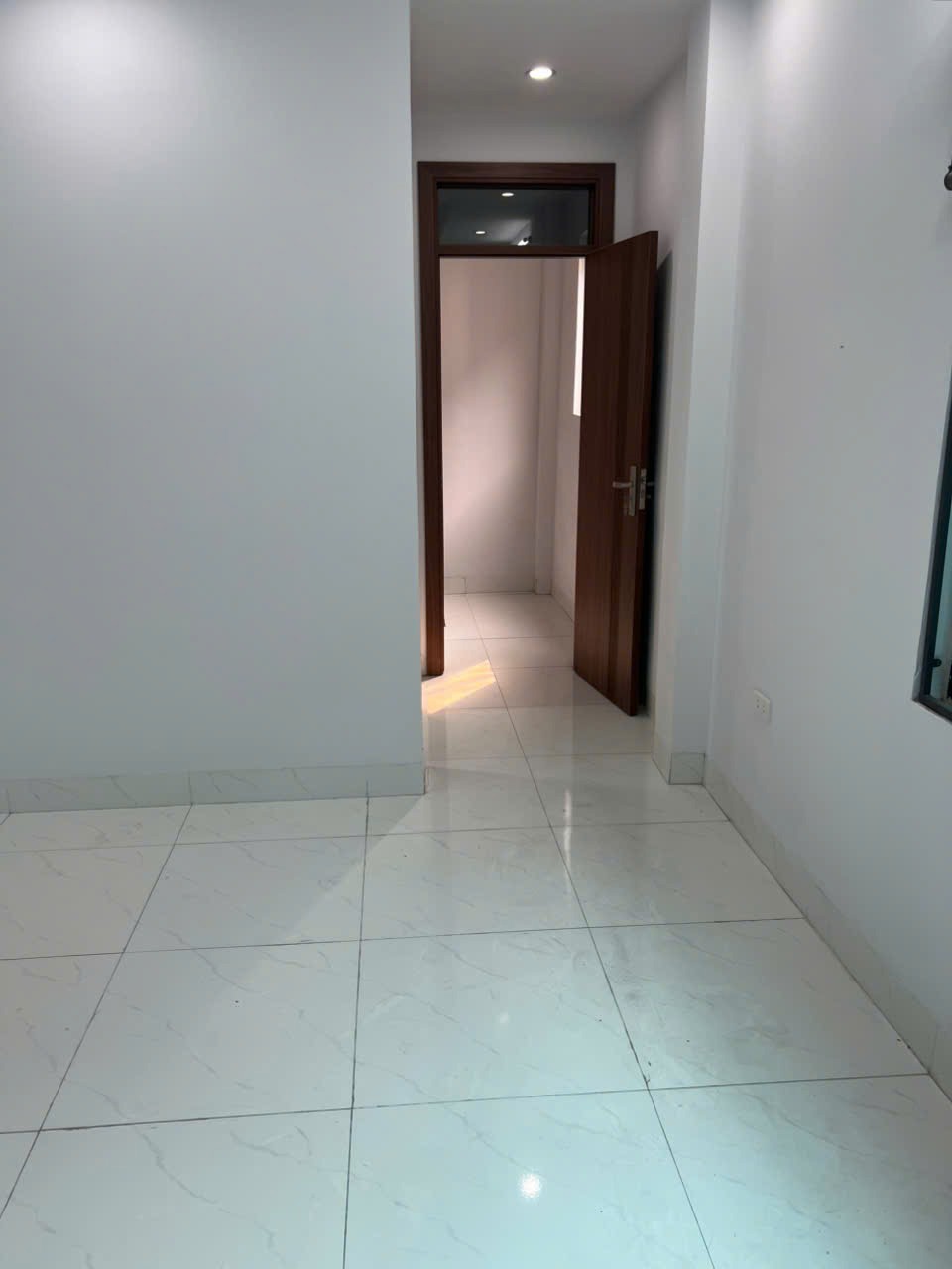 Nhà 5 Tầng Lô Góc Vạn Phúc Hà Đông - Thiết Kế Hiện Đại, Giá 6.5 Tỷ