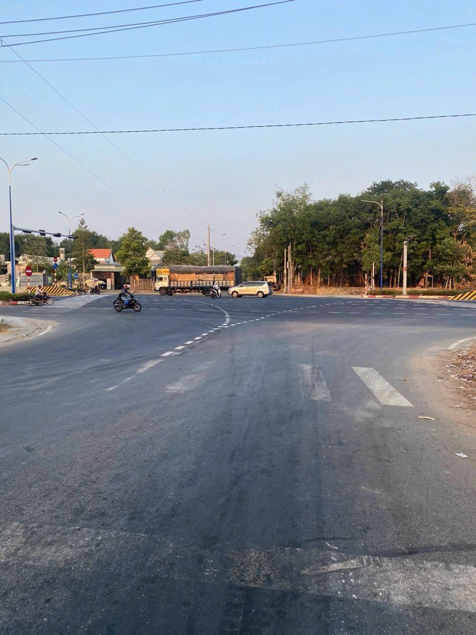 Bán Nhanh Lô Đất 3 Mặt Tiền Củ Chi 120m2 - Sổ Hồng, Vị Trí Đắc Địa