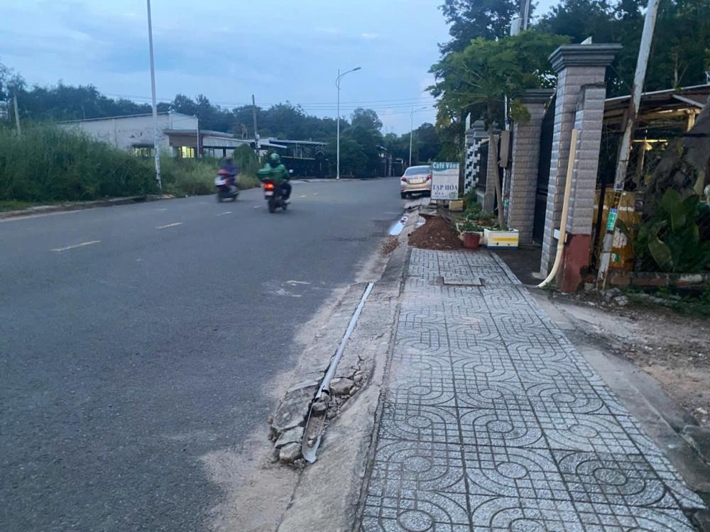 Bán Nhanh Lô Đất 3 Mặt Tiền Củ Chi 120m2 - Sổ Hồng, Vị Trí Đắc Địa