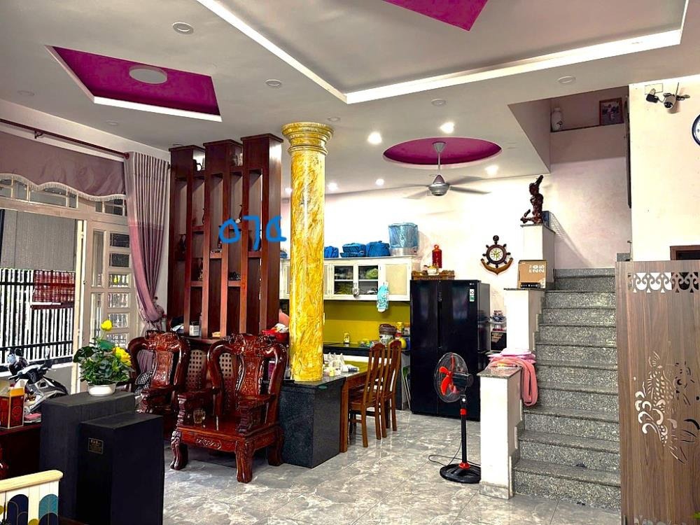 Bán Nhà Góc 3 Tầng, 88m2, Thổ Cư, Giá 7 Tỷ - Lã Xuân Oai, Quận 9
