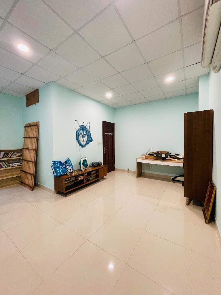 Bán Nhà 3 Tầng, HXH Tránh Phú Hữu - Vừa Ở Vừa Kinh Doanh - Giá 4.5 Tỷ