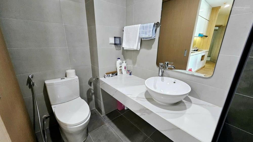 Chính chủ bán căn hộ Trinity Tower - 1 ngủ, full nội thất - View đẹp - Giá 2.35 tỷ