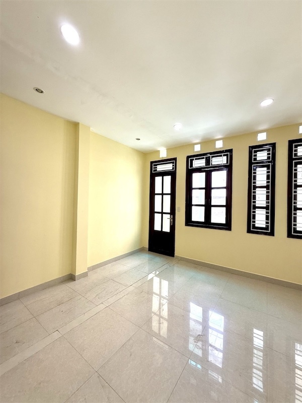 Bán nhà Tân Bình, Khu Sân Bay: 60m2, 4 Tầng, Hẻm 8m, Giá Tốt