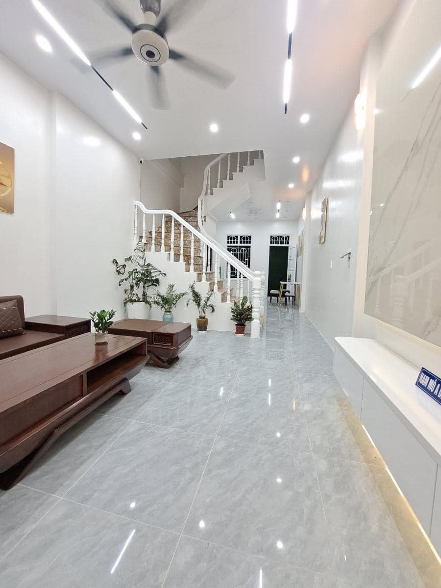 Nhà Mới 4 Tầng, Vị Trí Đắc Địa - Đầu Tư/Ở - Chỉ 4 tỷ - La Phù Hoài Đức