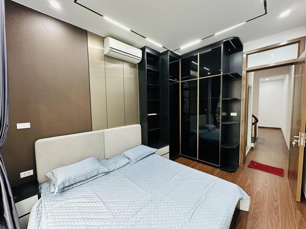 Nhà Luxury 5 Tầng, Full Nội Thất, Oto Đỗ Cửa - Giá 7.5 Tỷ