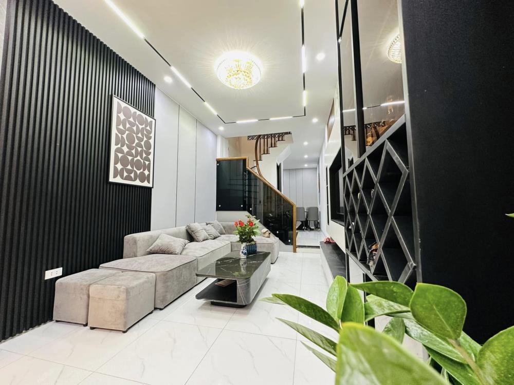 Nhà Luxury 5 Tầng, Full Nội Thất, Oto Đỗ Cửa - Giá 7.5 Tỷ