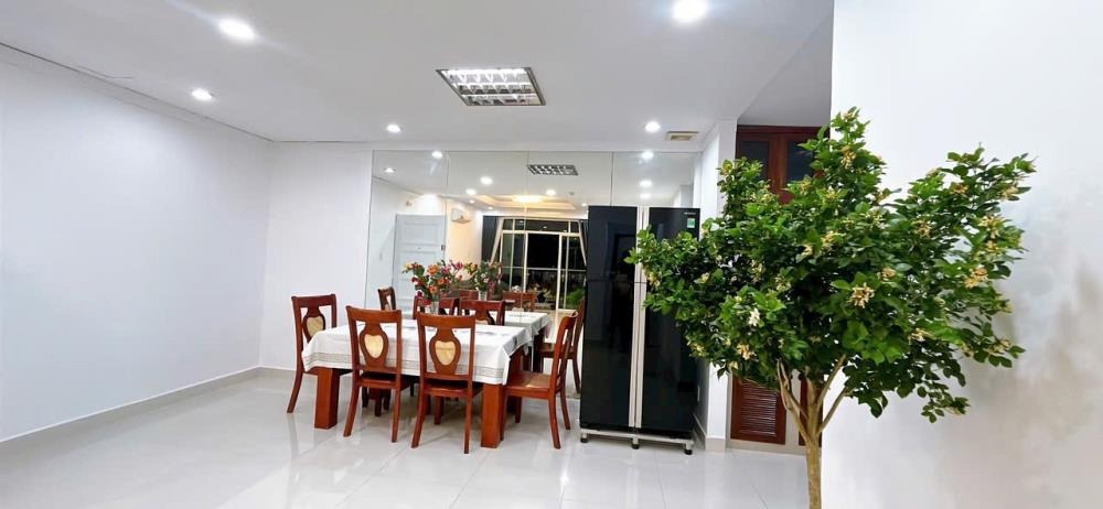 Bán Căn Hộ New Saigon Hagl3 - 2PN, 2WC - 100m2 - Giá 3.2 Tỷ