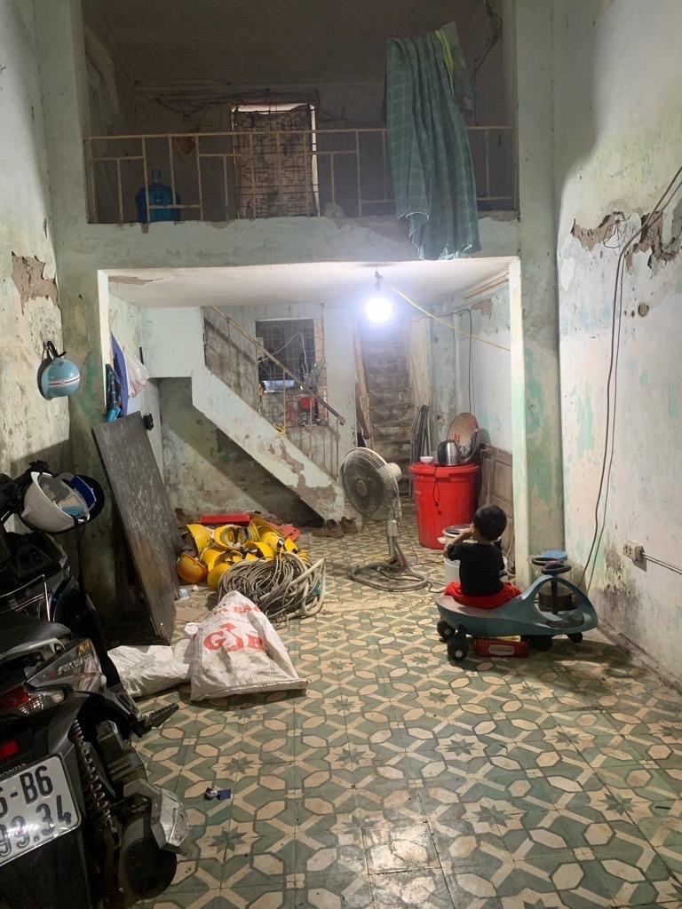 Bán Đất Tặng Nhà Giảng Võ - Đống Đa: 54m2, MT 3.3m, Giá 7.5 Tỷ
