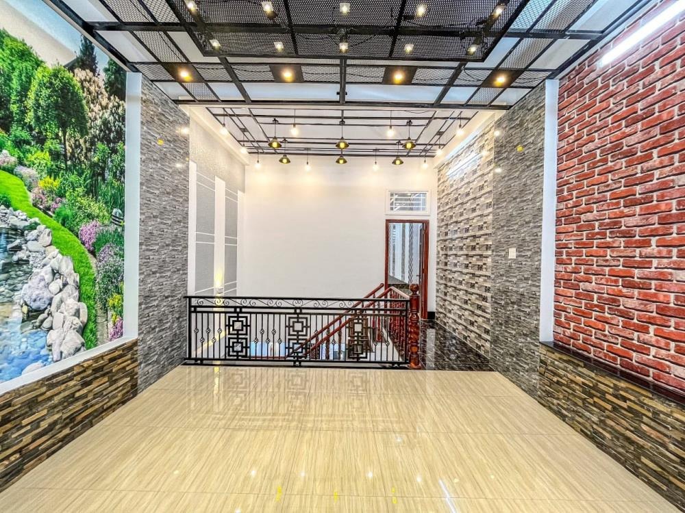 Bán nhà mặt tiền Chợ Bình Chánh: 5x20m, SHR, Kinh Doanh, Cho Thuê 15tr/th