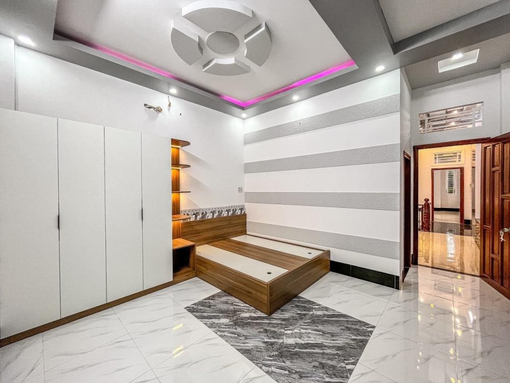 Bán nhà mặt tiền Chợ Bình Chánh: 5x20m, SHR, Kinh Doanh, Cho Thuê 15tr/th