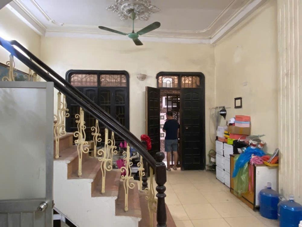 Bán Gấp Nhà 46m2, 4 Tầng, Nguyễn Khánh Toàn - Giá 9.9 Tỷ
