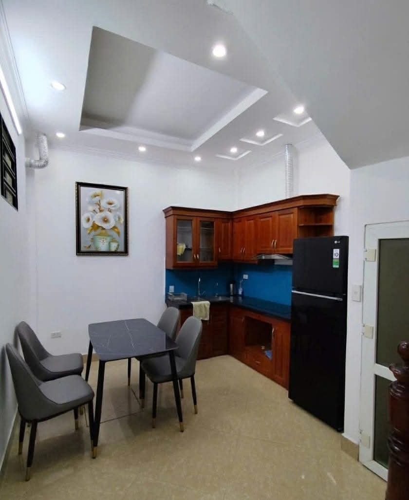 Nhà đẹp 40m², 5 tầng, thang máy, full nội thất, trung tâm Hai Bà Trưng